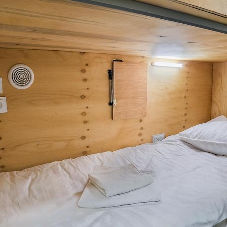 Capsule Hotel Oš Esterno foto