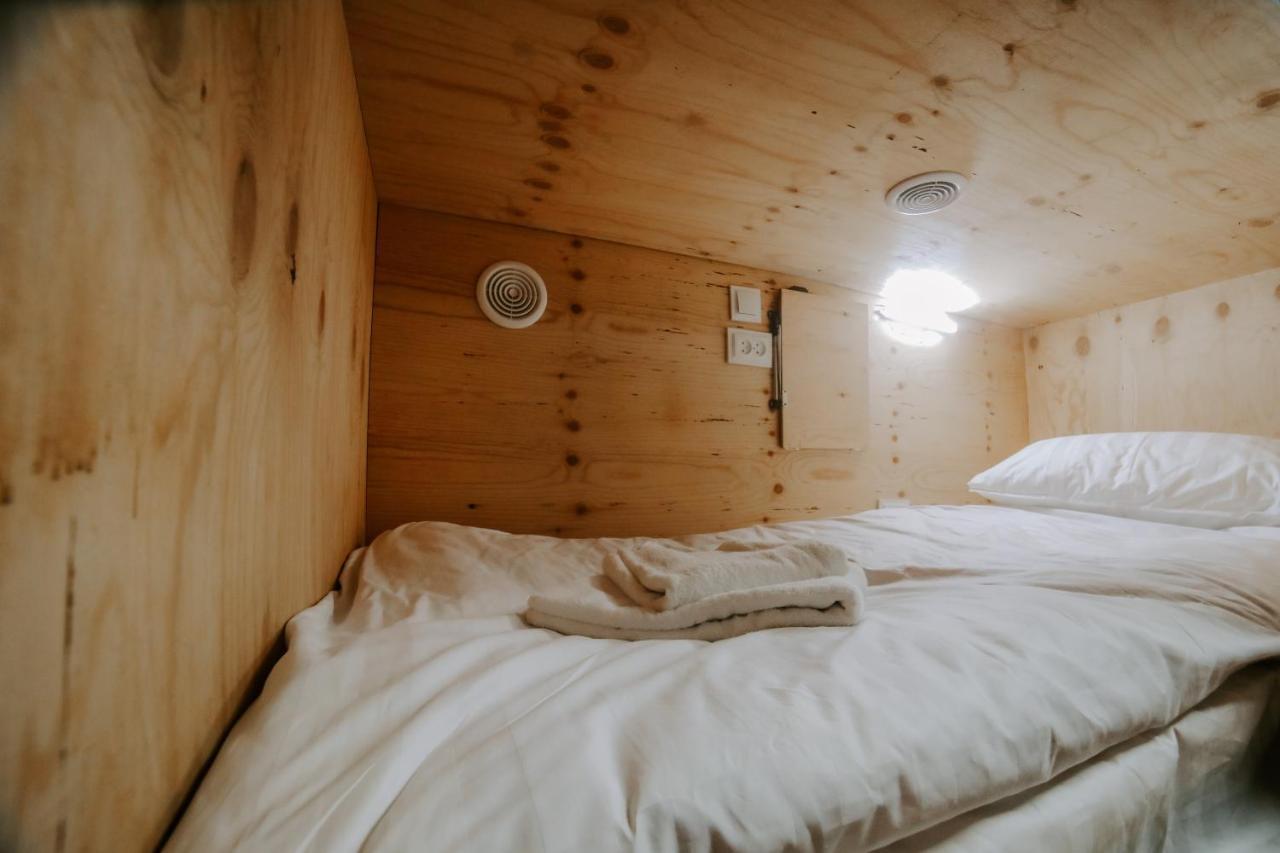 Capsule Hotel Oš Esterno foto